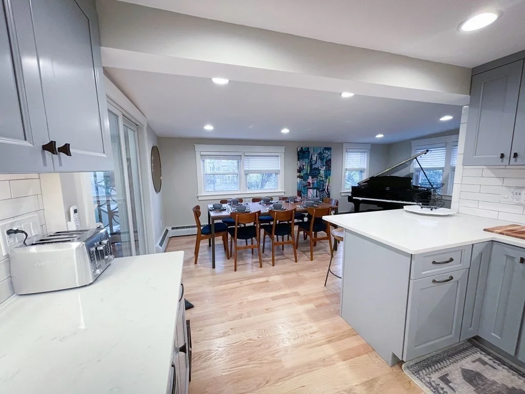 4 bed, 2 bath apartment for rent at 83 Rockridge Unit -, Waltham — photo 3 of 16