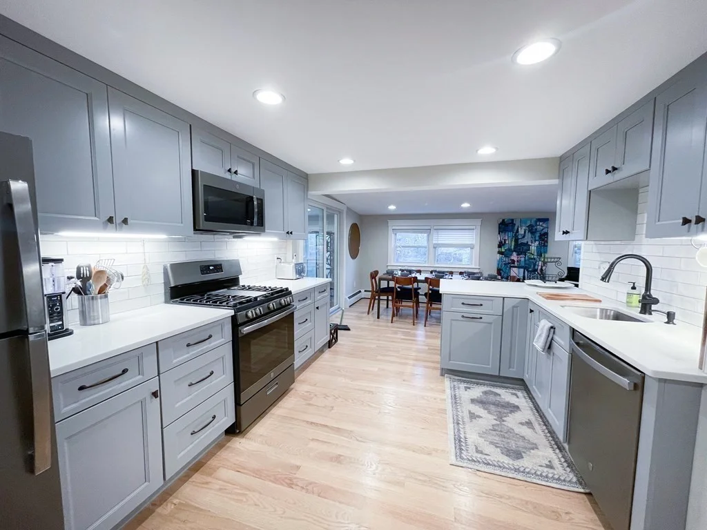 4 bed, 2 bath apartment for rent at 83 Rockridge Unit -, Waltham — photo 4 of 16