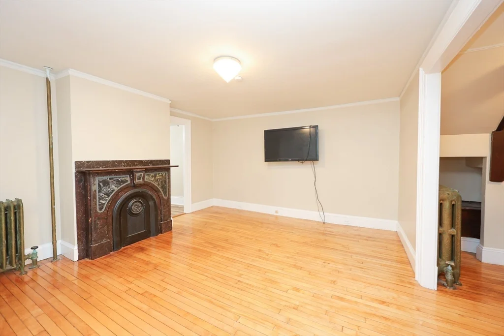 3 bed, 1 bath apartment for rent at 83 South Main Unit 83, Randolph — photo 9 of 33