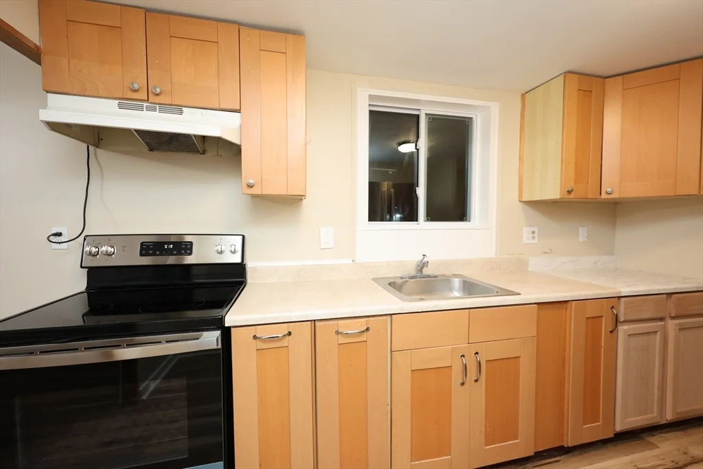 3 bed, 1 bath apartment for rent at 83 South Main Unit 83, Randolph — photo 20 of 33