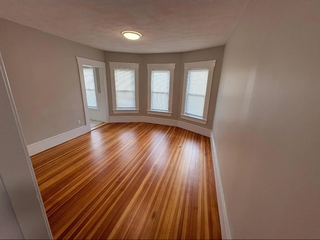 3 bed, 1 bath apartment for rent at 83 Swan St Unit 3, Everett — photo 2 of 9