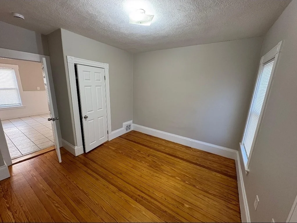 3 bed, 1 bath apartment for rent at 83 Swan St Unit 3, Everett — photo 5 of 9