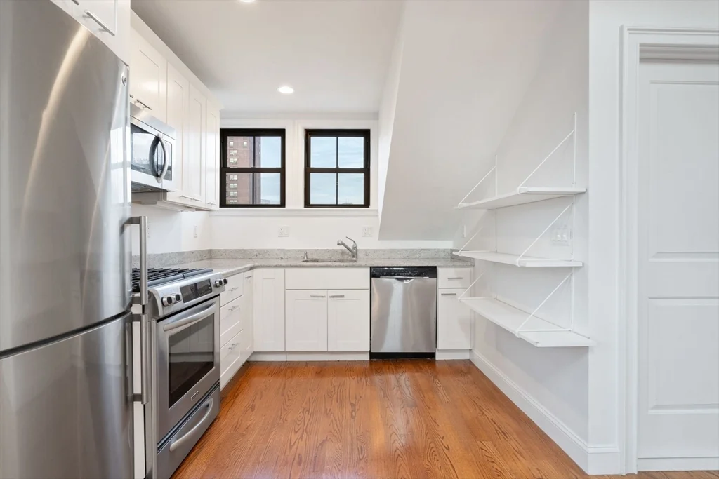 2 bed, 1 bath apartment for rent at 83 W Brookline St Unit 3, South End — photo 2 of 17