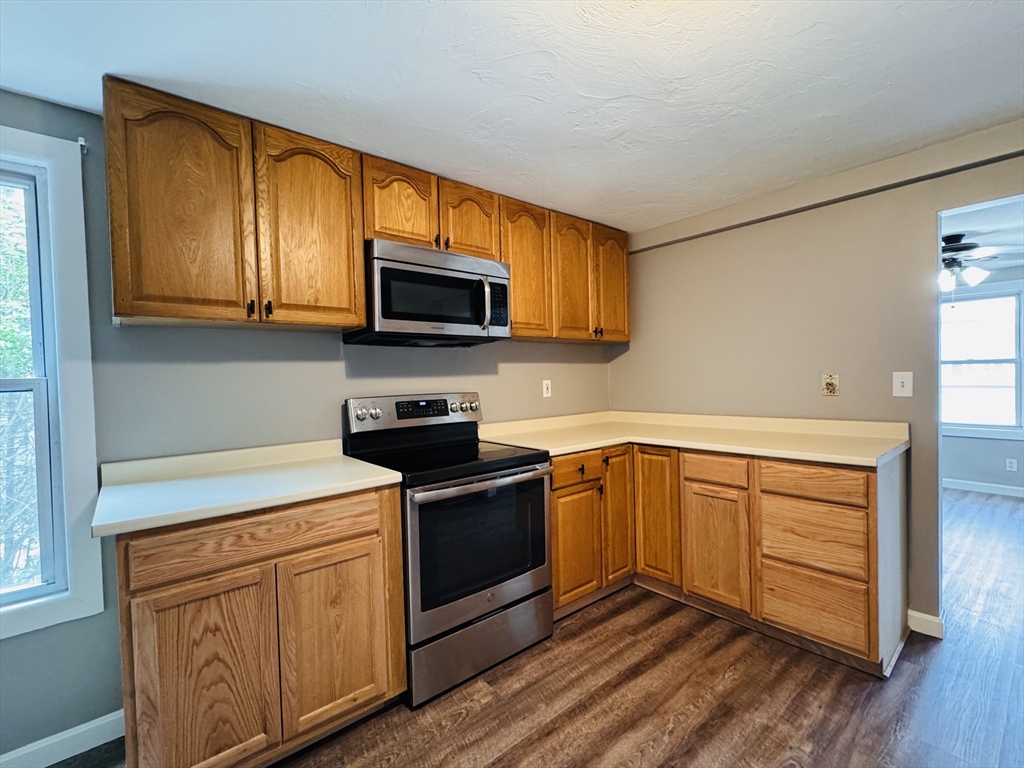 3 bed, 1 bath apartment for rent at 83 W Grove St Unit 1, Middleboro — photo 1 of 11