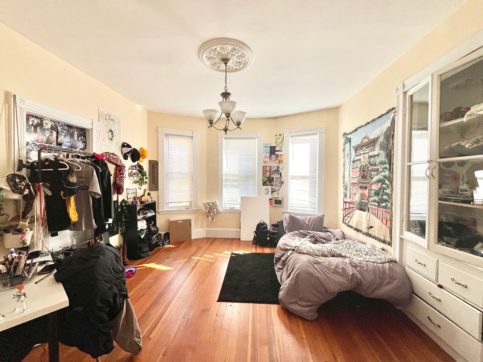 3 bed, 1 bath apartment for rent at 83 Wensley St Unit 1, Mission Hill — photo 6 of 9