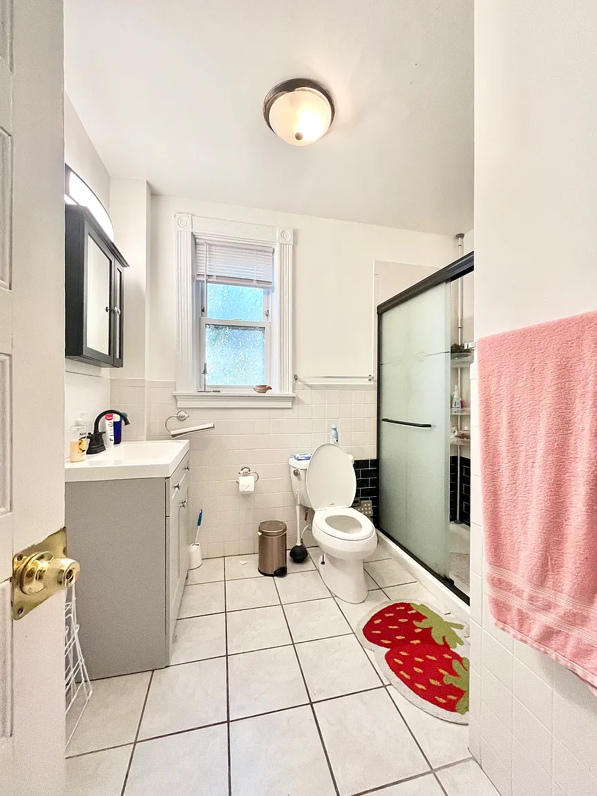 3 bed, 1 bath apartment for rent at 83 Wensley St Unit 1, Mission Hill — photo 8 of 9