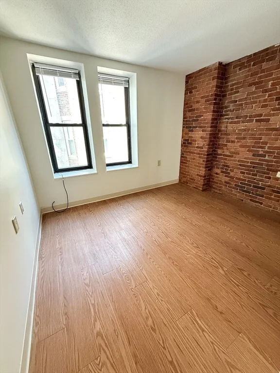 4 bed, 2 bath apartment for rent at 83 Westland Ave Unit 301, Fenway — photo 11 of 17