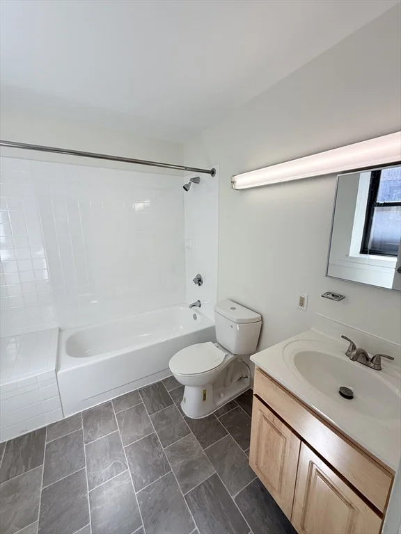 4 bed, 2 bath apartment for rent at 83 Westland Ave Unit 301, Fenway — photo 12 of 17