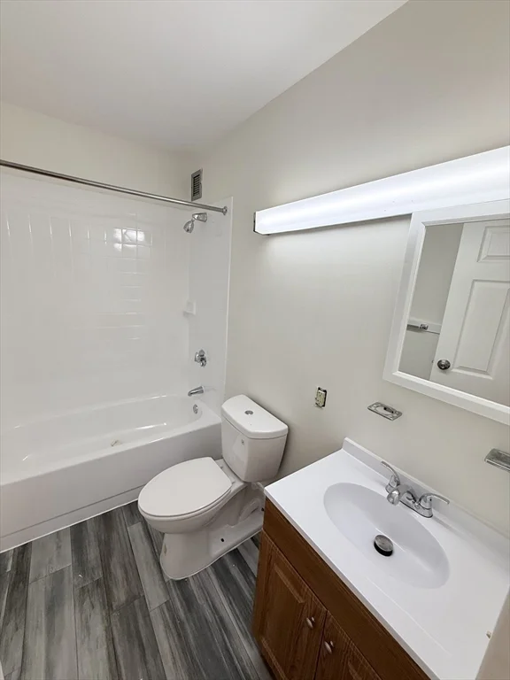 4 bed, 2 bath apartment for rent at 83 Westland Ave Unit 301, Fenway — photo 14 of 17