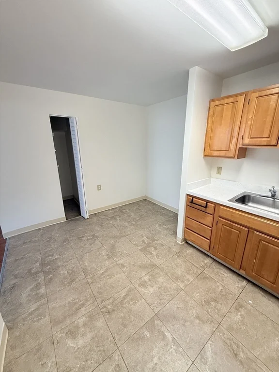 4 bed, 2 bath apartment for rent at 83 Westland Ave Unit 301, Fenway — photo 3 of 17