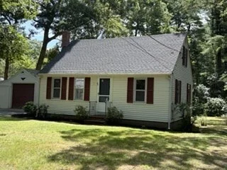 3 bed, 2 bath apartment for rent at 83 Woodridge Rd, Duxbury — photo 2 of 20
