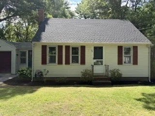 3 bed, 2 bath apartment for rent at 83 Woodridge Rd, Duxbury — photo 4 of 20
