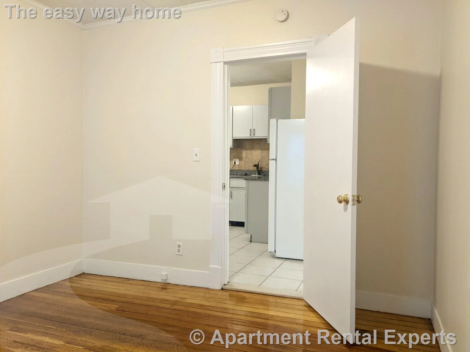 3 bed, 1 bath apartment for rent at 83 Yorktown St Unit 1, Teele Square — photo 17 of 23