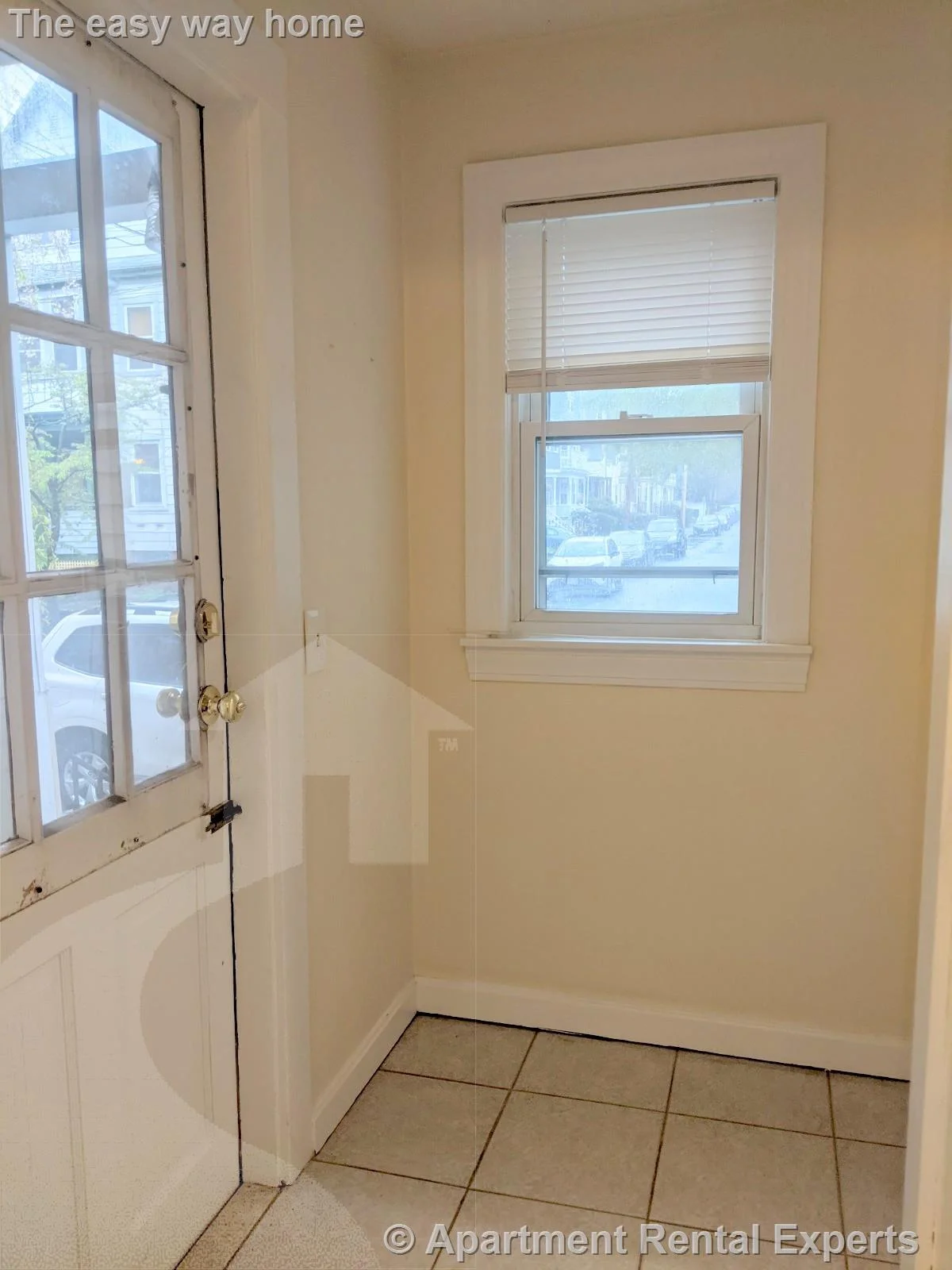 3 bed, 1 bath apartment for rent at 83 Yorktown St Unit 1, Teele Square — photo 9 of 23
