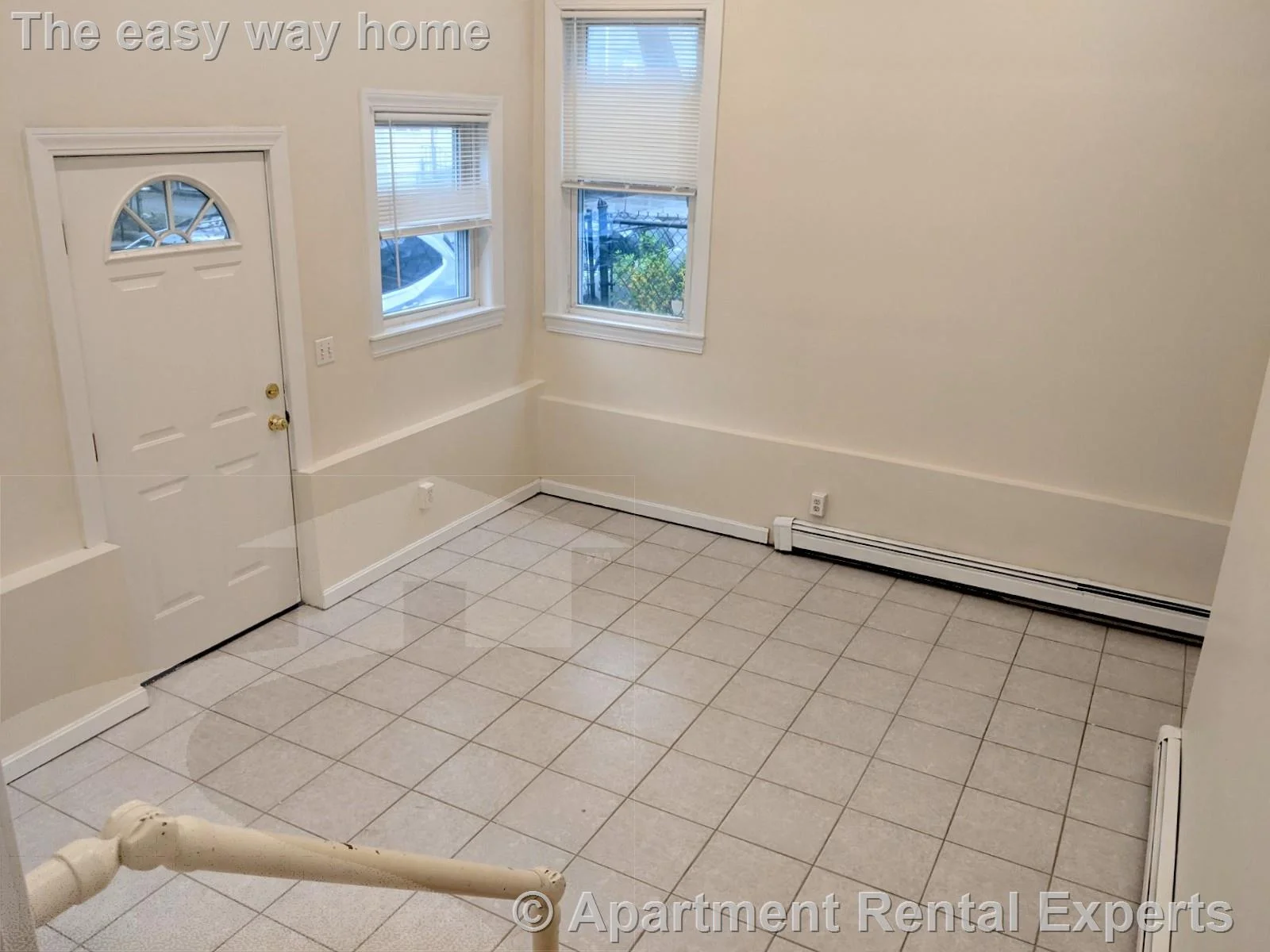 3 bed, 1 bath apartment for rent at 83 Yorktown St Unit 1, Teele Square — photo 4 of 23