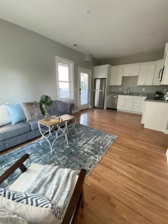 3 bed, 2 bath apartment for rent at 830 2nd St Unit 2, South Boston — photo 4 of 11