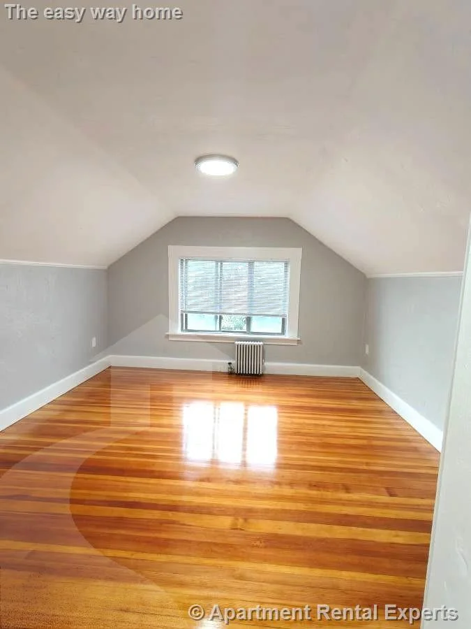 4 bed, 1 bath apartment for rent at 830 Fellsway, Wellington — photo 5 of 6
