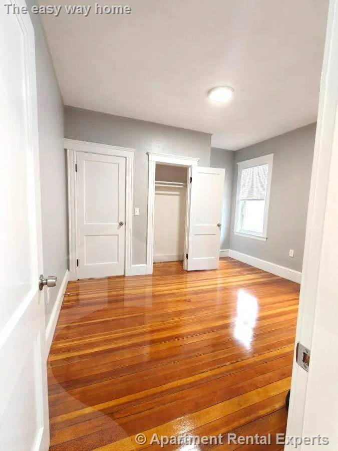 4 bed, 1 bath apartment for rent at 830 Fellsway, Wellington — photo 2 of 6