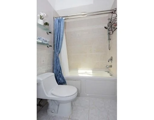 4 bed, 2 bath apartment for rent at 831 East 3rd Unit n/a, South Boston — photo 10 of 12