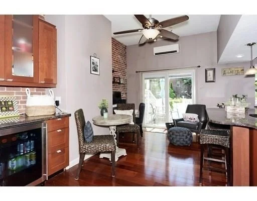 4 bed, 2 bath apartment for rent at 831 East 3rd Unit n/a, South Boston — photo 3 of 12