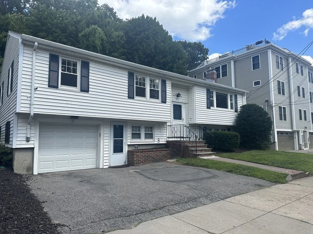 4 bed, 2 bath apartment for rent at 831 Lagrange St, West Roxbury — photo 10 of 10