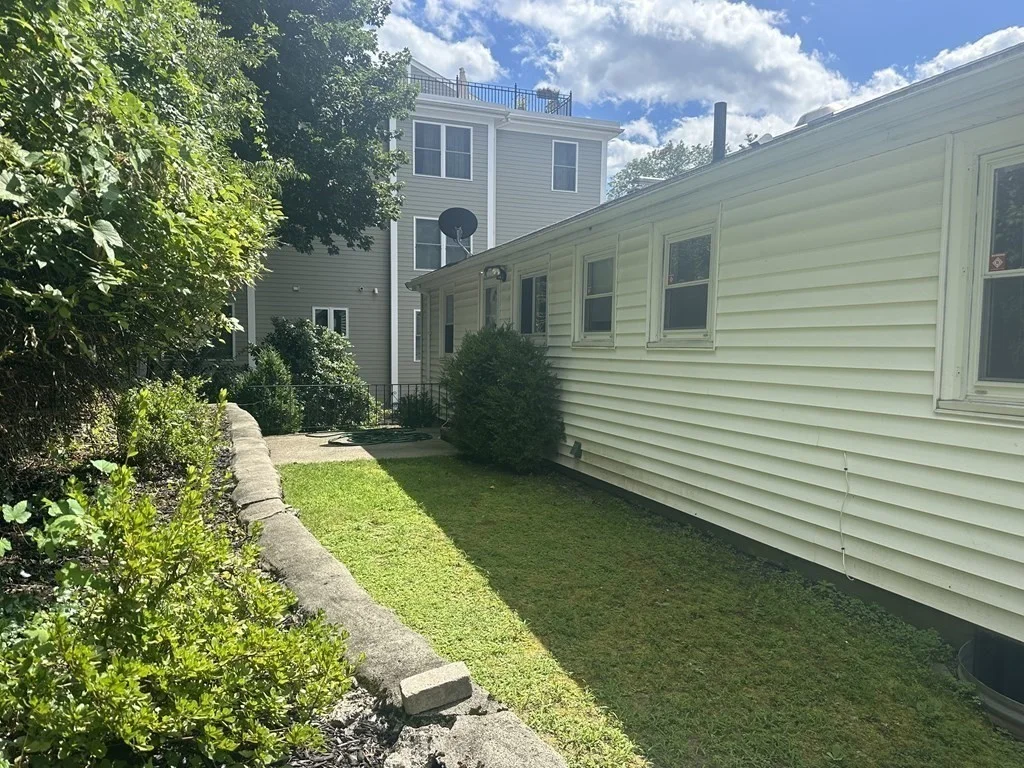 4 bed, 2 bath apartment for rent at 831 Lagrange St, West Roxbury — photo 9 of 10