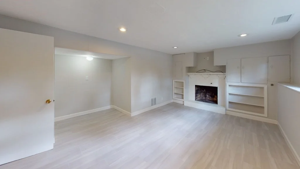 4 bed, 2 bath apartment for rent at 831 Lagrange St, West Roxbury — photo 7 of 10