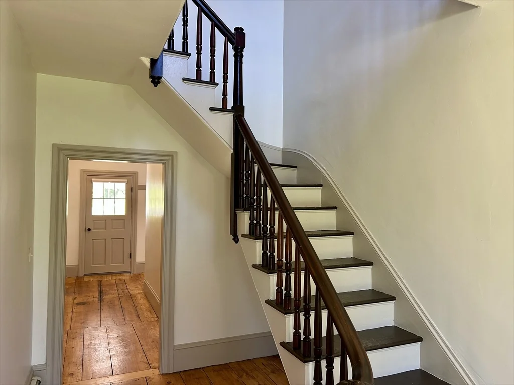 4 bed, 3 bath apartment for rent at 831 Lexington Rd, Concord — photo 3 of 23