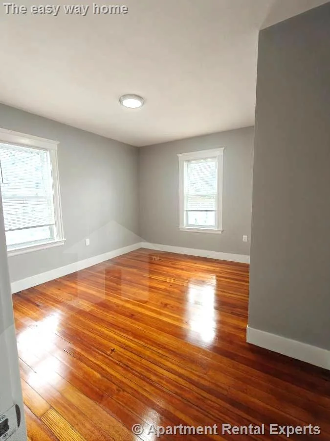 3 bed, 1 bath apartment for rent at 832 Fellsway, Wellington — photo 2 of 8