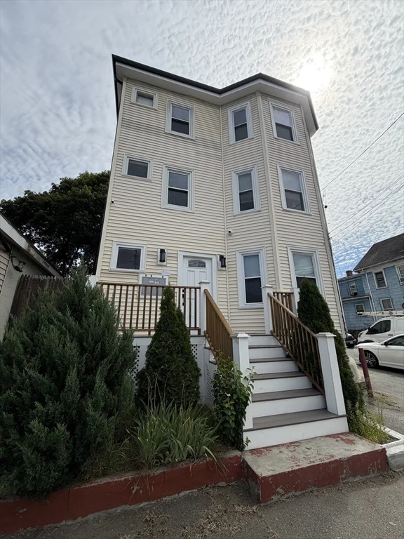 3 bed, 1 bath apartment for rent at 832 Montello St Unit 3, Brockton — photo 2 of 12