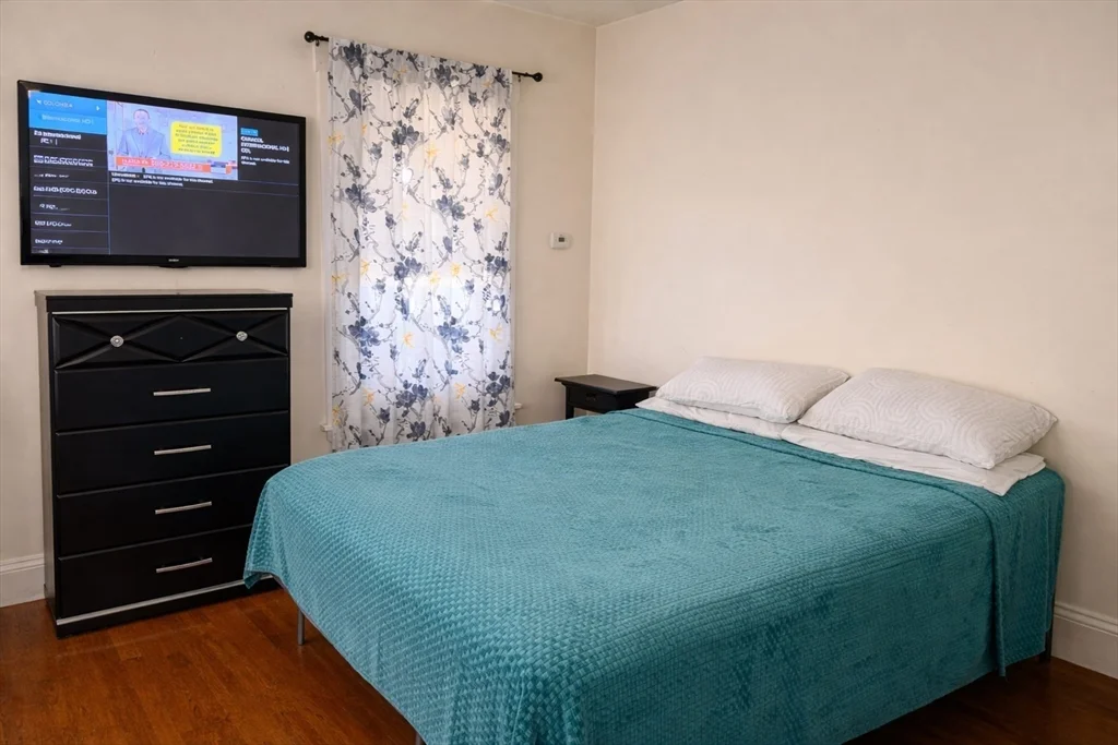 3 bed, 1 bath apartment for rent at 832 Washington St Unit 3, Dorchester — photo 2 of 14