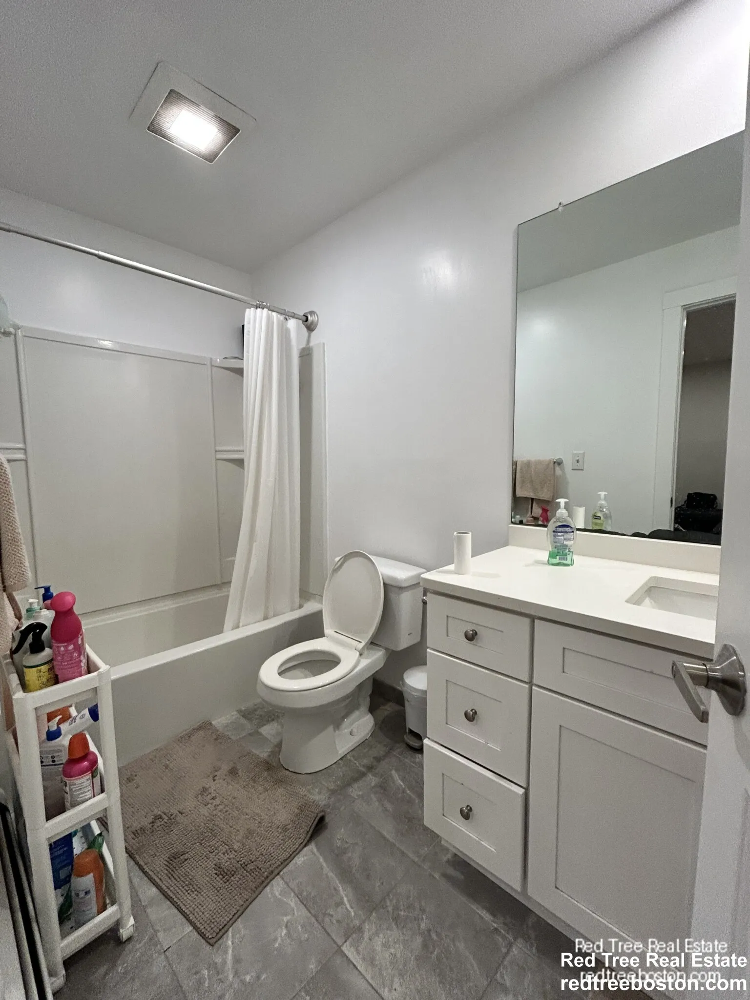 3 bed, 1 bath apartment for rent at 833 Beacon St Unit 104, Fenway — photo 5 of 11