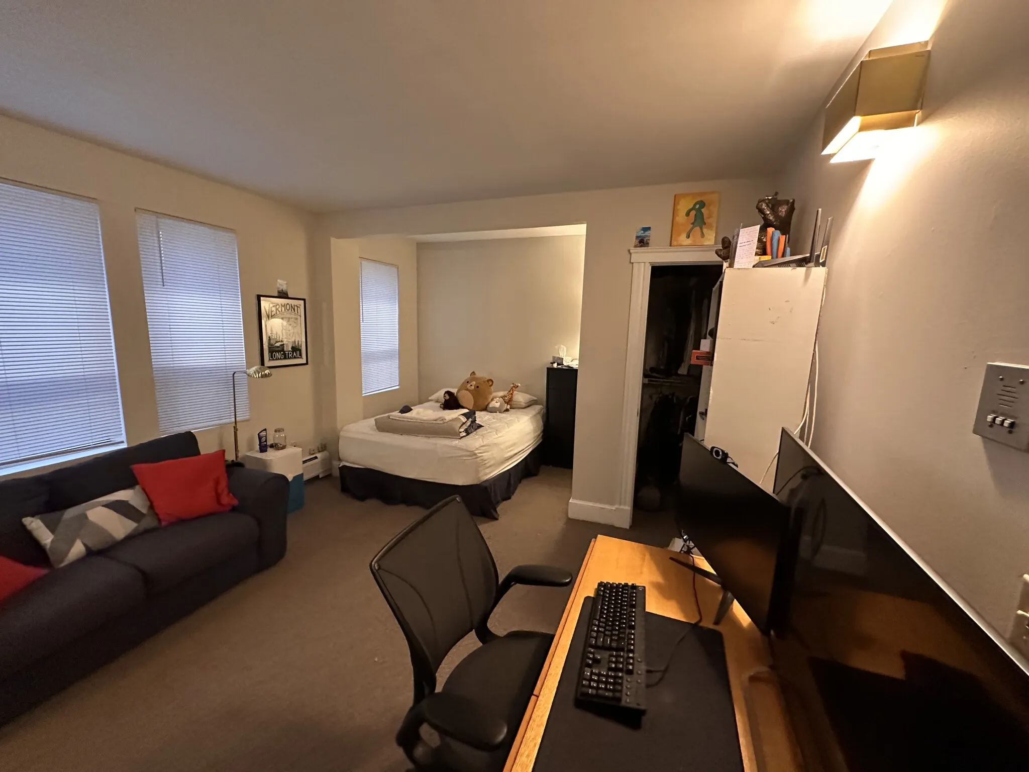 Studio bed, 1 bath apartment for rent at 833 Beacon St Unit 203, Fenway — photo 3 of 23