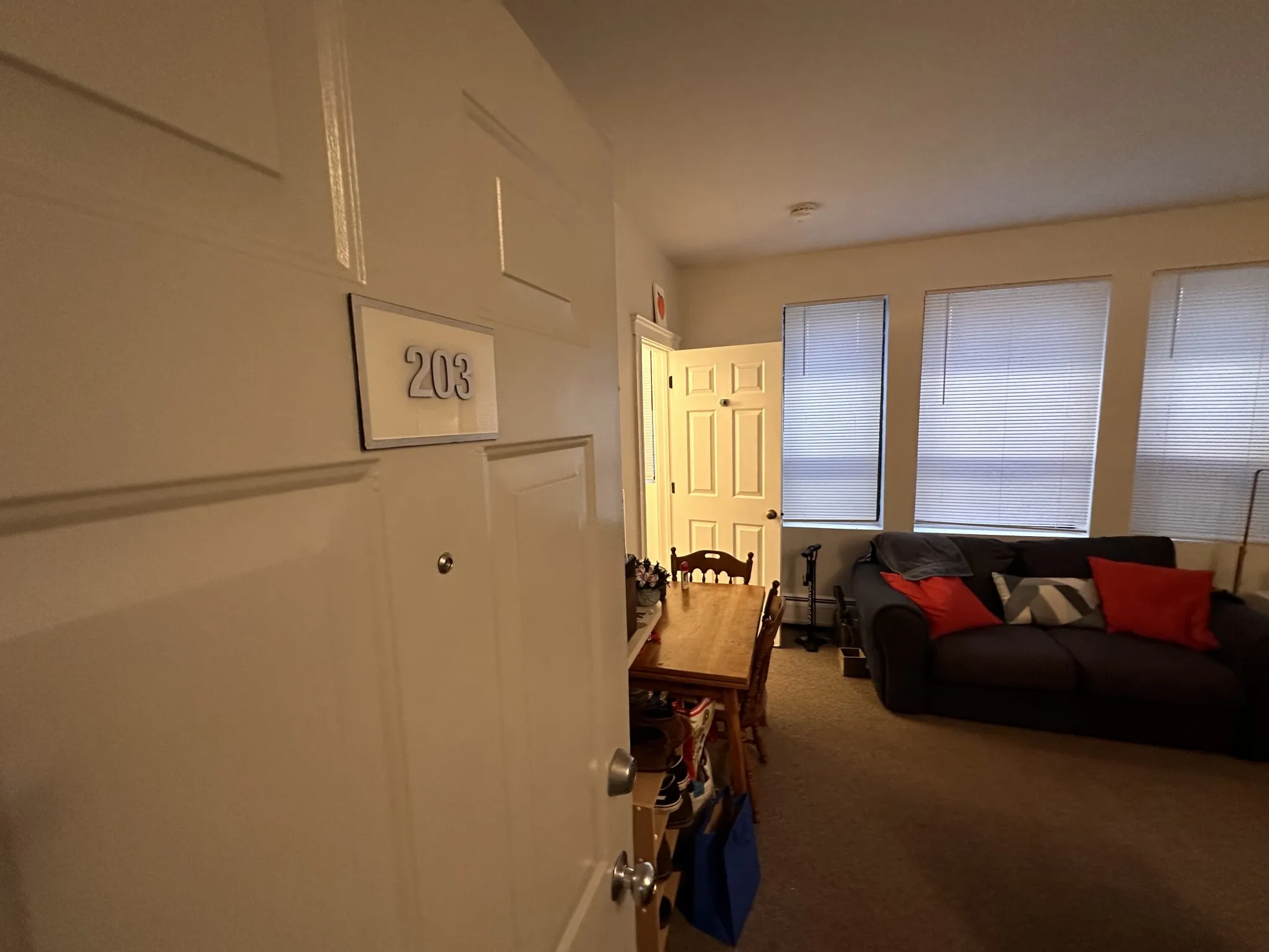 Studio bed, 1 bath apartment for rent at 833 Beacon St Unit 203, Fenway — photo 4 of 23