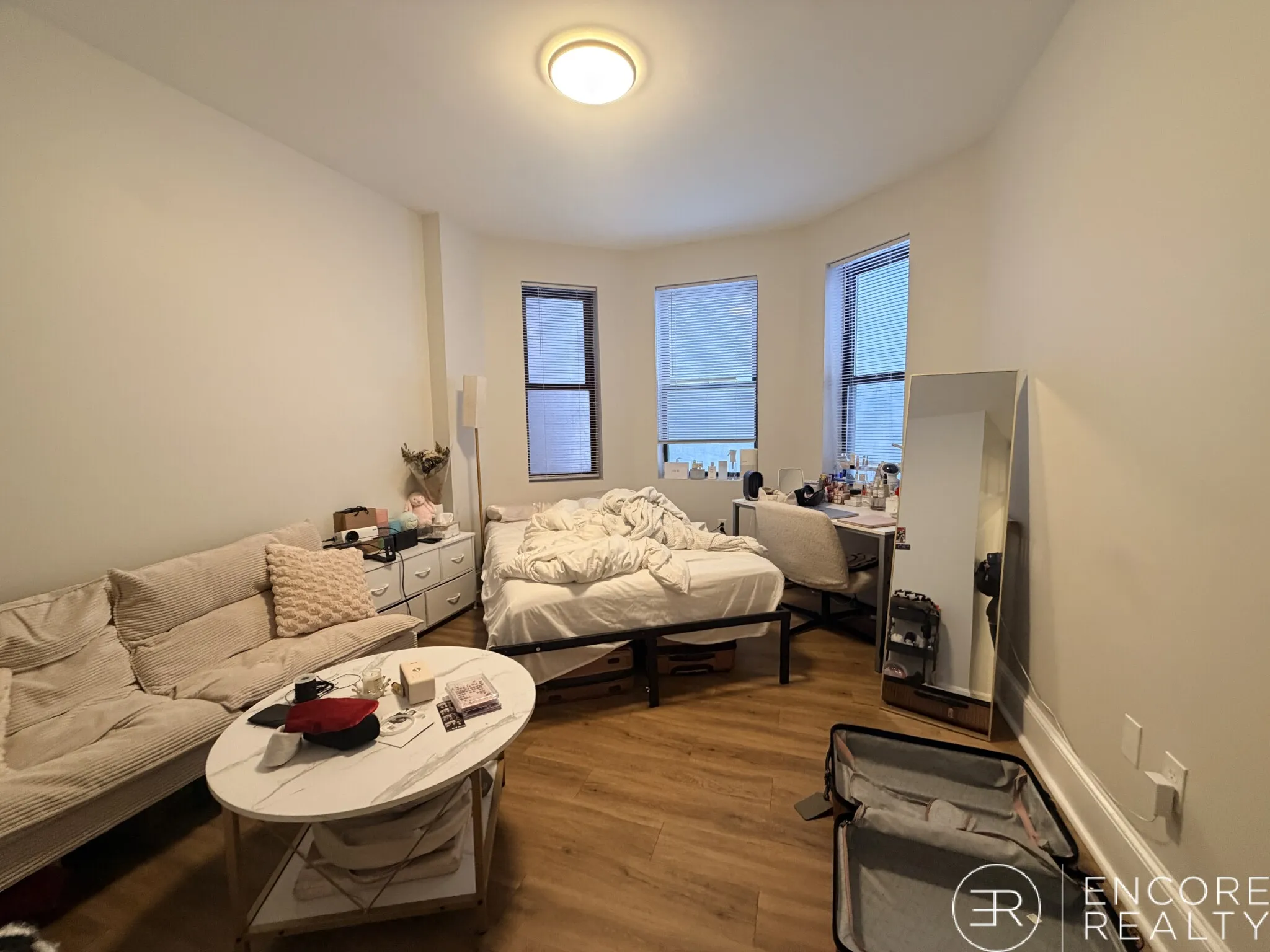 3 bed, 1 bath apartment for rent at 833 Beacon St Unit 204, Fenway — photo 6 of 33