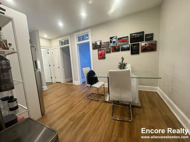 3 bed, 1 bath apartment for rent at 833 Beacon St Unit 204, Fenway — photo 26 of 33