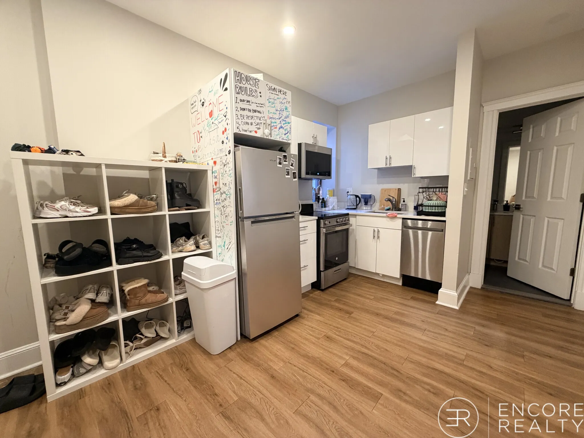 3 bed, 1 bath apartment for rent at 833 Beacon St Unit 204, Fenway