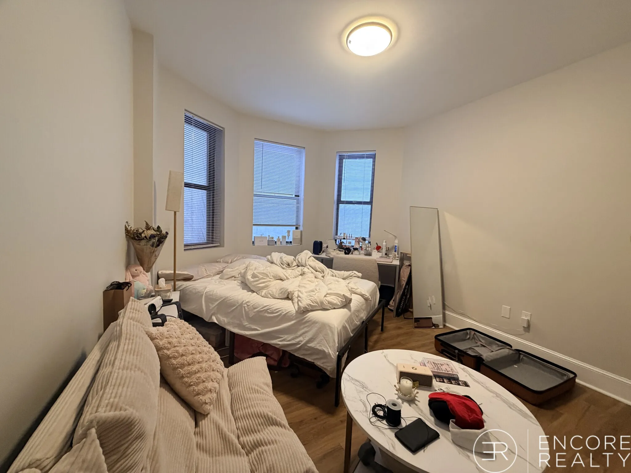 3 bed, 1 bath apartment for rent at 833 Beacon St Unit 204, Fenway — photo 7 of 33