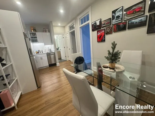 3 bed, 1 bath apartment for rent at 833 Beacon St Unit 204, Fenway — photo 25 of 33