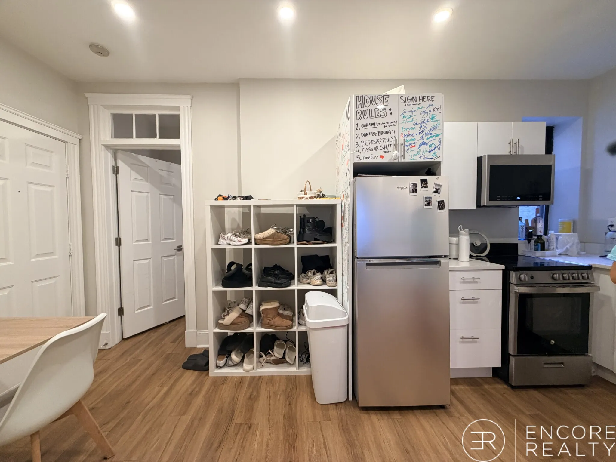 3 bed, 1 bath apartment for rent at 833 Beacon St Unit 204, Fenway — photo 14 of 33