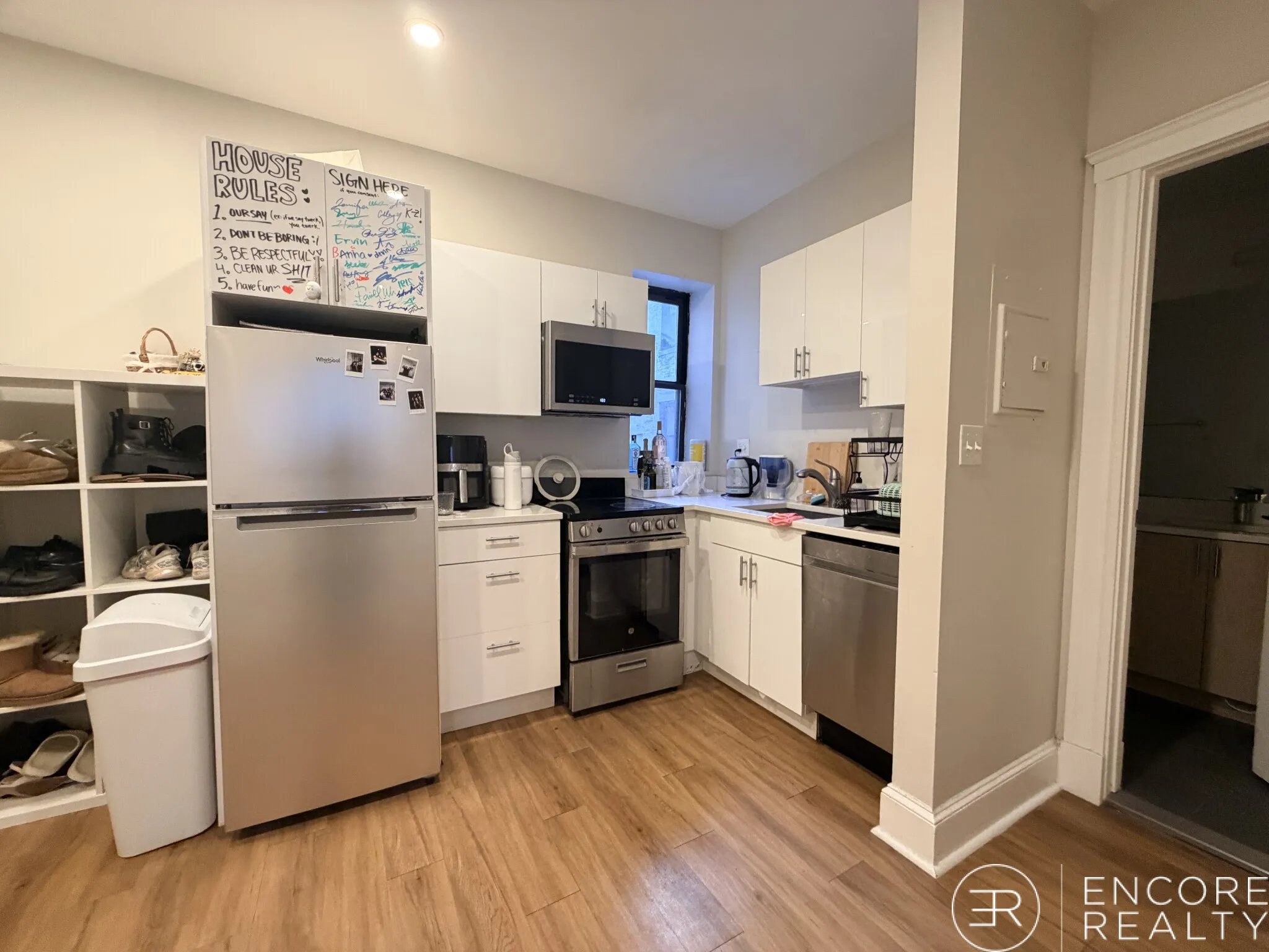 3 bed, 1 bath apartment for rent at 833 Beacon St Unit 204, Fenway — photo 2 of 33