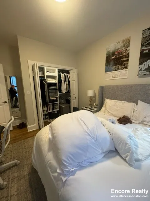 3 bed, 1 bath apartment for rent at 833 Beacon St Unit 204, Fenway — photo 27 of 33