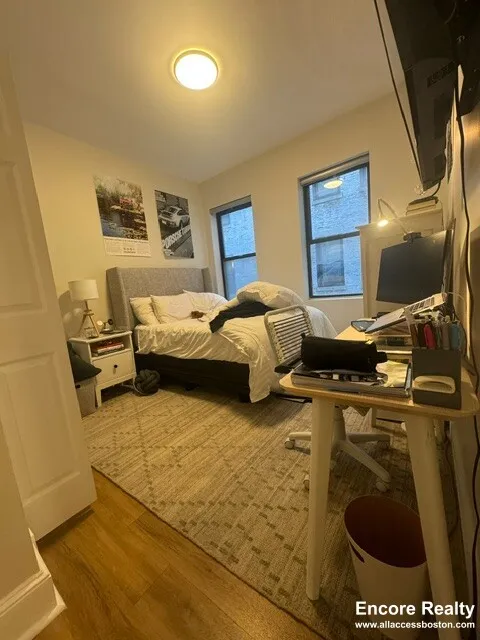 3 bed, 1 bath apartment for rent at 833 Beacon St Unit 204, Fenway — photo 30 of 33