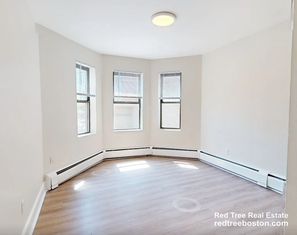 2 bed, 1 bath apartment for rent at 833 Beacon St Unit 206, Fenway — photo 2 of 7