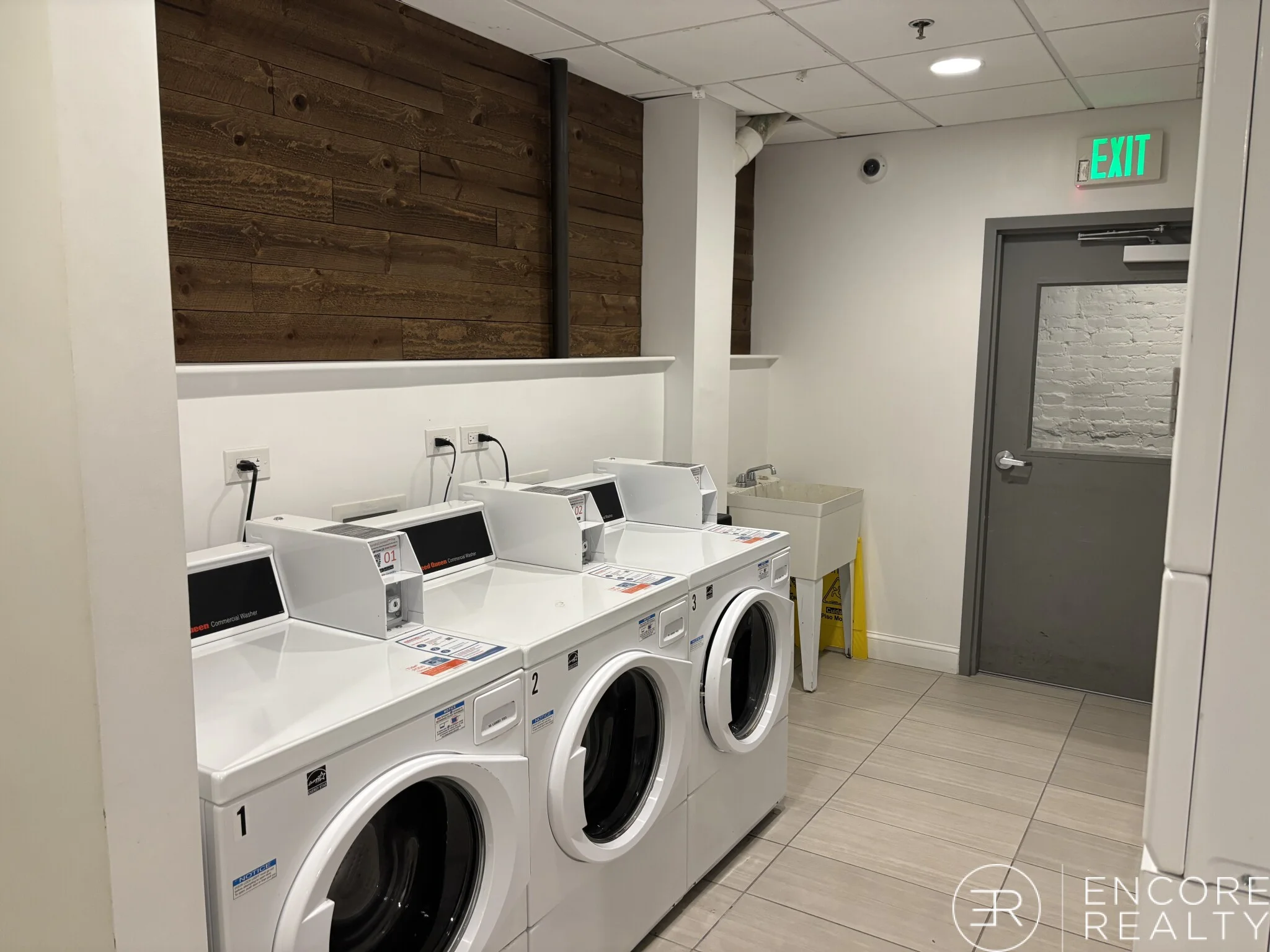 2 bed, 1 bath apartment for rent at 833 Beacon St Unit 2B, Fenway — photo 8 of 8
