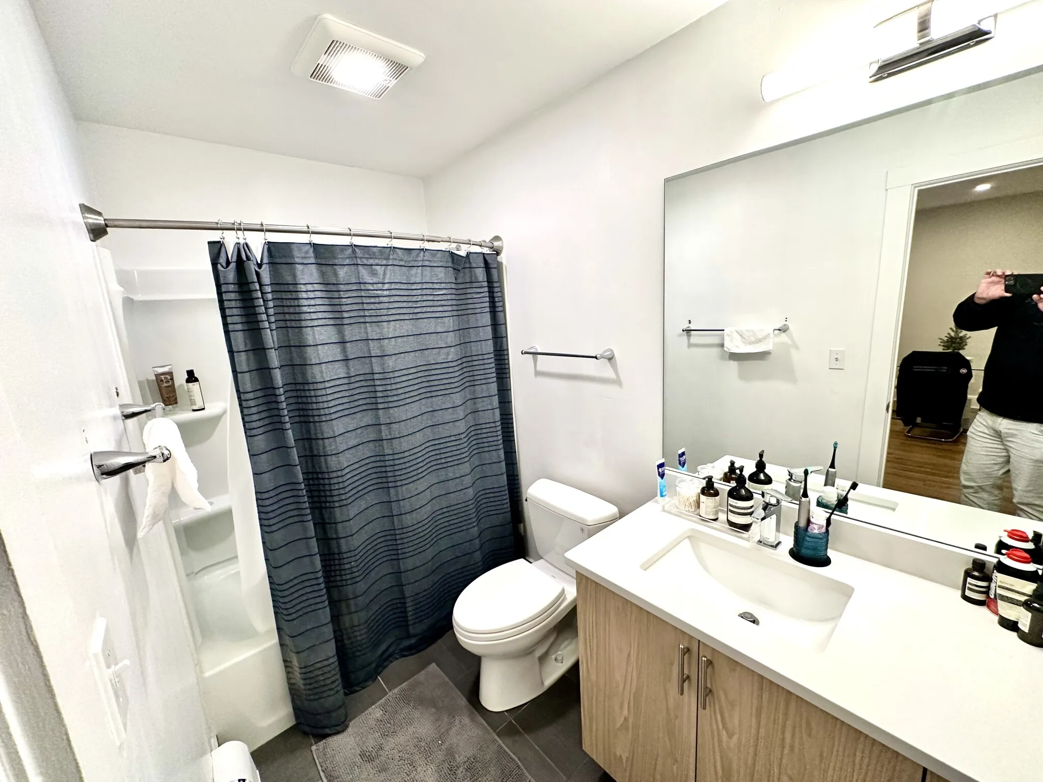 3 bed, 1 bath apartment for rent at 833 Beacon St Unit 304, Fenway — photo 9 of 16