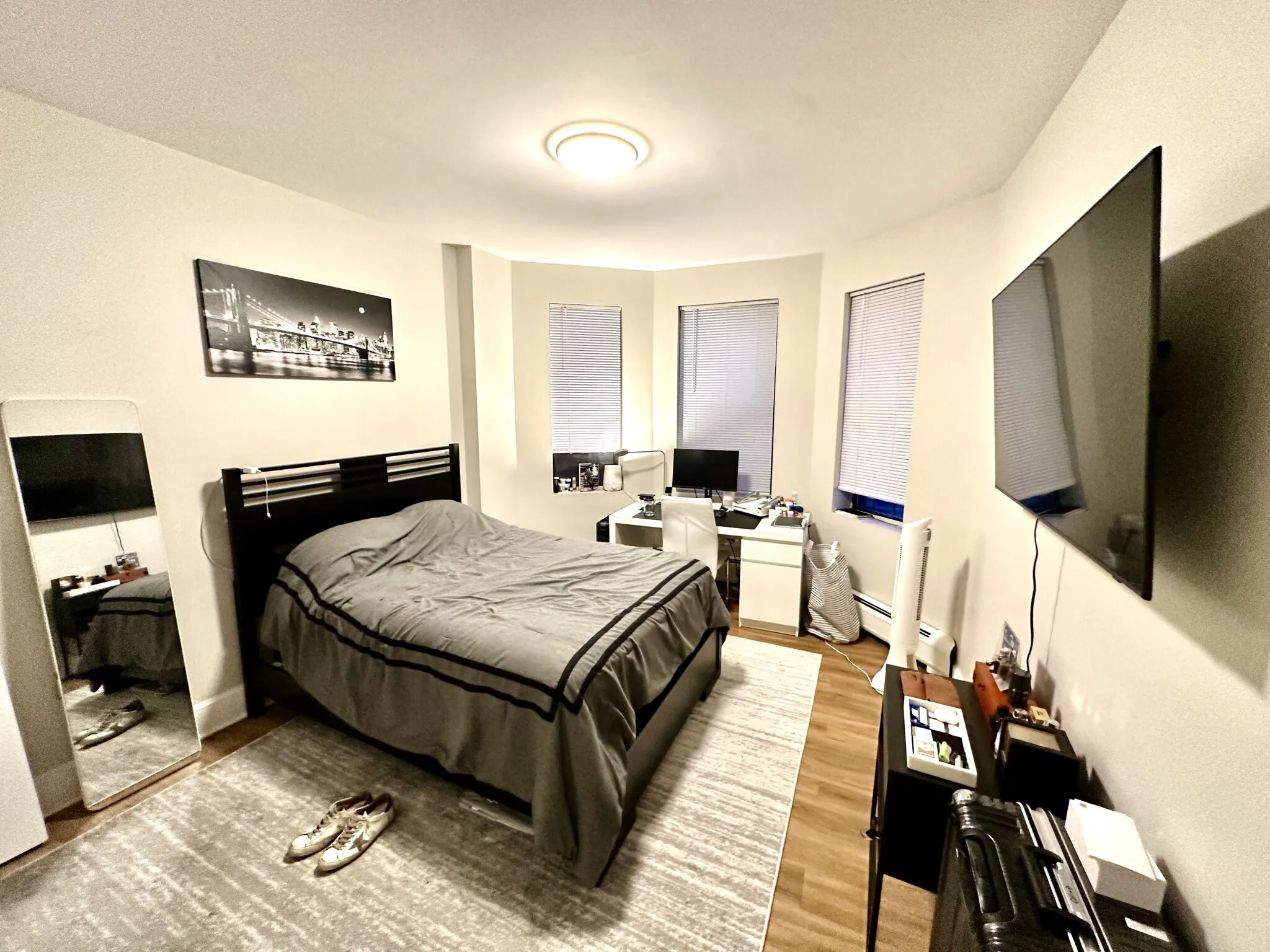 3 bed, 1 bath apartment for rent at 833 Beacon St Unit 304, Fenway