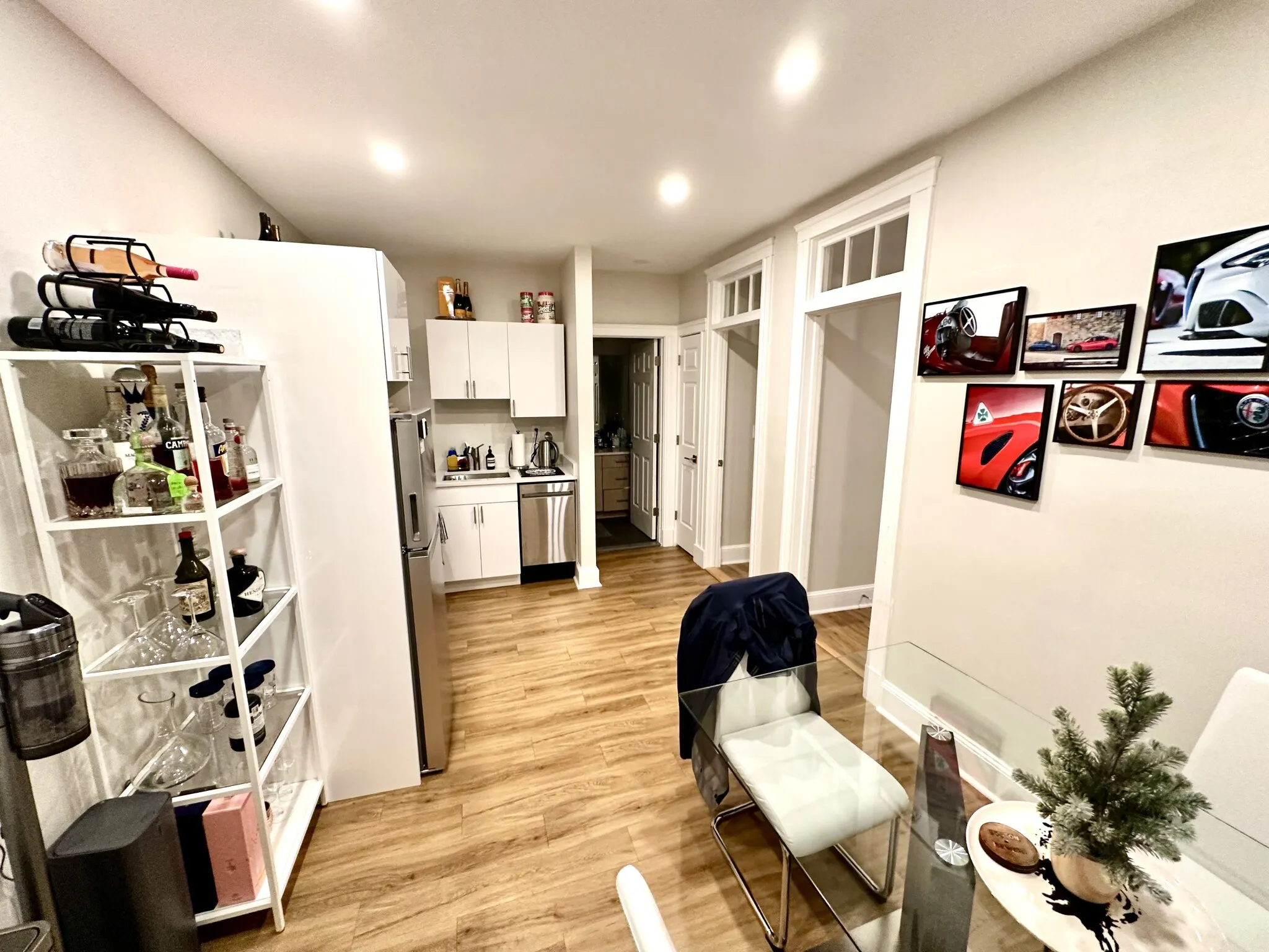 3 bed, 1 bath apartment for rent at 833 Beacon St Unit 304, Fenway — photo 3 of 16