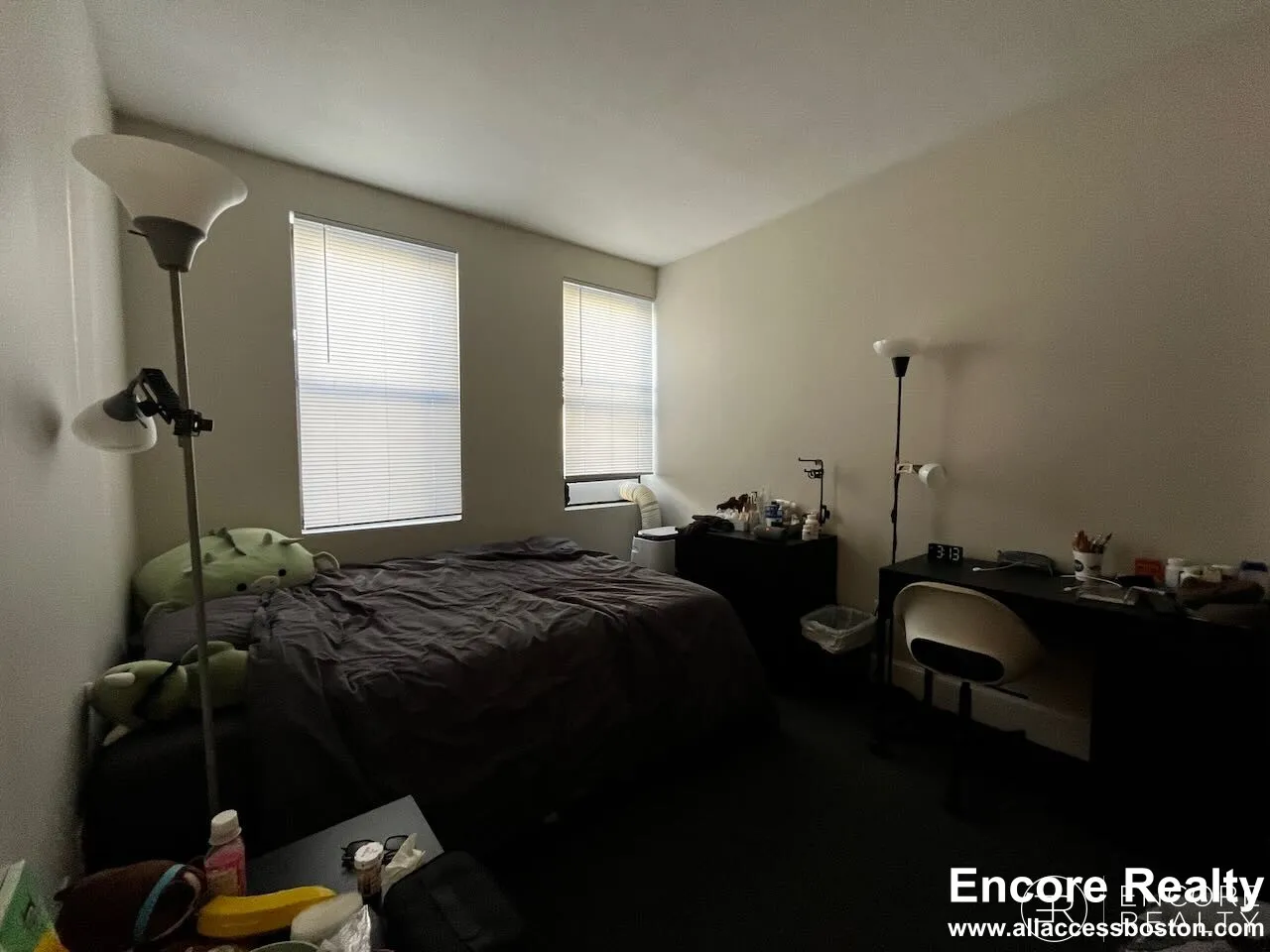 3 bed, 1 bath apartment for rent at 833 Beacon St Unit 502, Fenway — photo 9 of 23