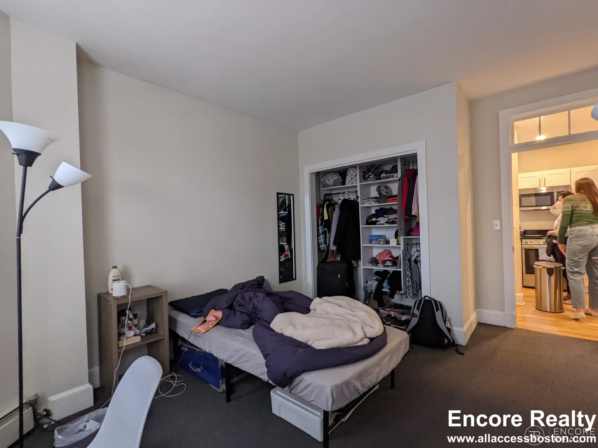 3 bed, 1 bath apartment for rent at 833 Beacon St Unit 502, Fenway — photo 4 of 23